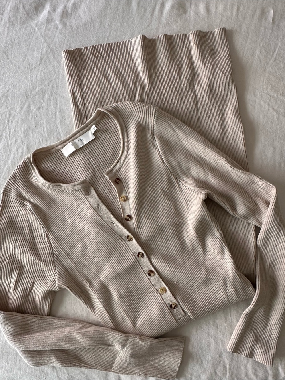 ASTR - Ribbed Neutral Color Midi Dress (size M)